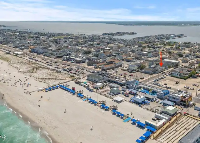 Property at 30 Farragut Ave, Seaside Park, NJ, 08752, 3 beds, 1 bath, [object Object]