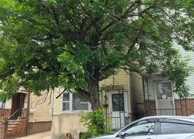 Property at 133 Magazine St, Newark, NJ, 07105, 3 beds, 2 baths, [object Object]