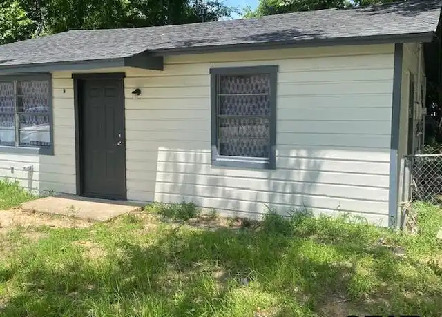 Property at 836 S Buckley Ave, Tyler, TX, 75701, 2 beds, 1 bath, [object Object]