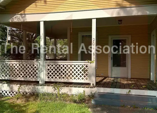 Property at 201 S Farmerville St, Ruston, LA, 71270, 3 beds, 2 baths, [object Object]