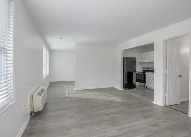 Property at Crain Flats - 2165 Crain Hwy, Waldorf, MD, 20601, 1 bed, 1 bath, [object Object]