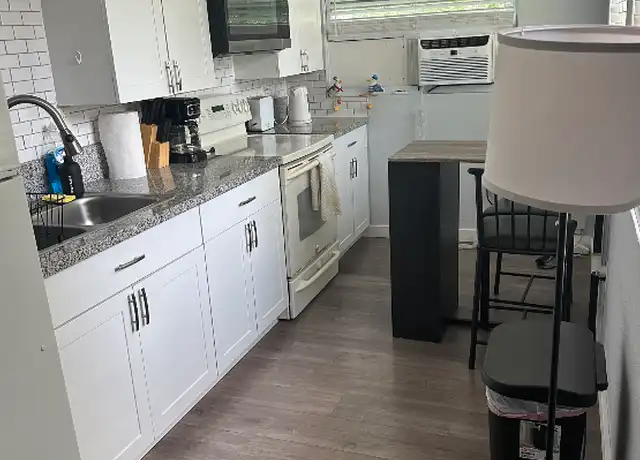 Property at 2017 6th Ave W Unit 5, Bradenton, FL, 34205, 1 bed, 1 bath, [object Object]