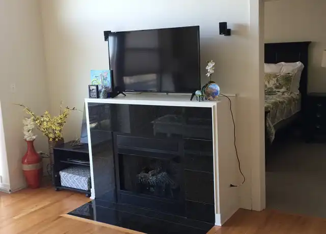Property at 1 S Leavitt St #303, Chicago, IL, 60612, 2 beds, 2 baths, [object Object]