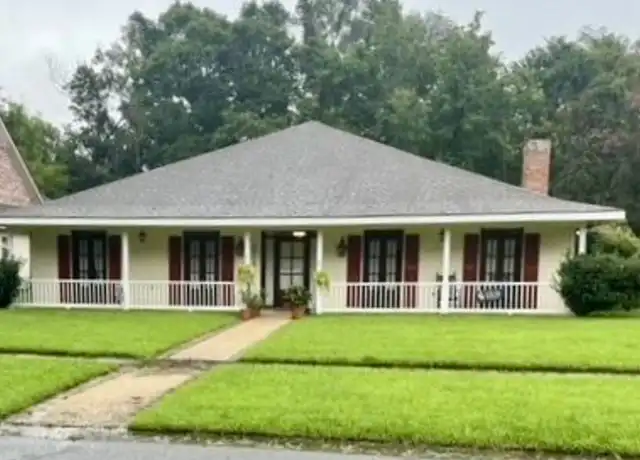Property at 3313 Sessions Dr, Baton Rouge, LA, 70816, 4 beds, 2 baths, [object Object]