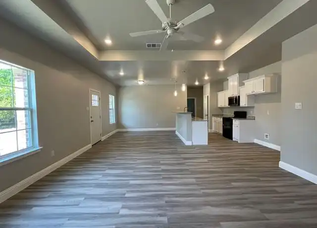 Property at 1415 Jones St, Greenville, TX, 75401, 3 beds, 2 baths, [object Object]