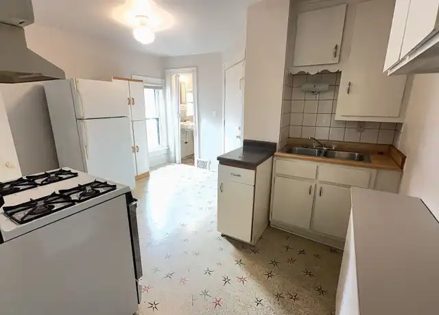 Property at 701 Scott St Unit B, Wausau, WI, 54403, 1 bed, 1 bath, [object Object]