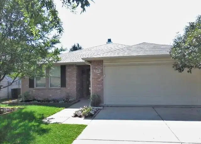Property at 5721 Thoroughbred Trl, Denton, TX, 76210, 3 beds, 2 baths, [object Object]
