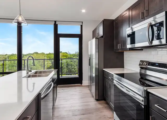 Property at The Pierce at 7 Van Buren - 7 Van Buren St, Oak Park, IL, 60304, 1 bed, 1 bath, [object Object]