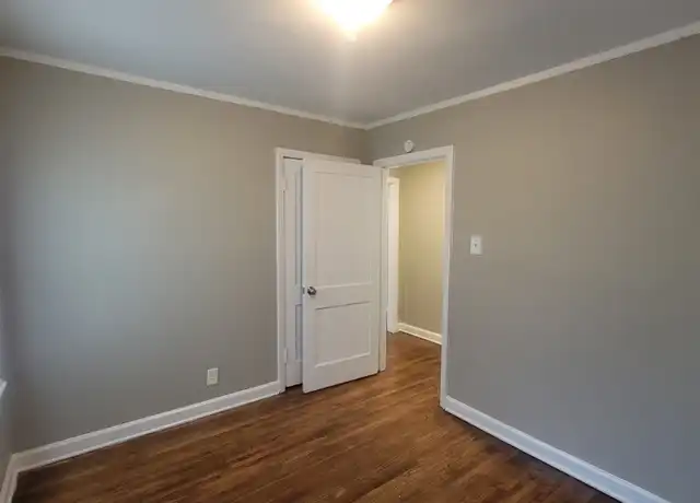 Property at 1616 S Highland St, Memphis, TN, 38111, 2 beds, 1 bath, [object Object]