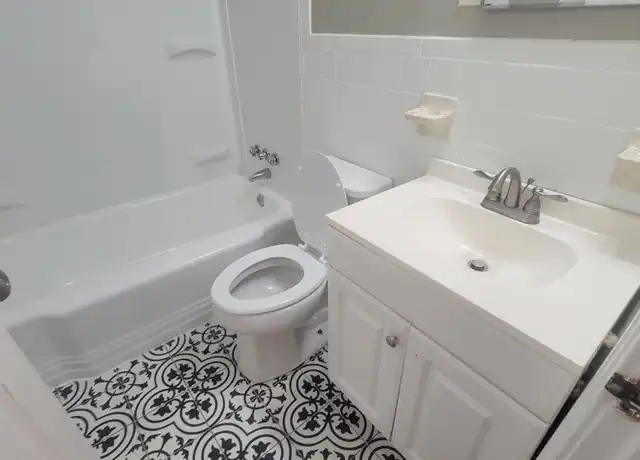 Property at 1616 S Highland St, Memphis, TN, 38111, 3 beds, 1 bath, [object Object]