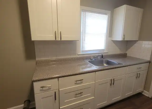 Property at 1616 S Highland St, Memphis, TN, 38111, 3 beds, 1 bath, [object Object]