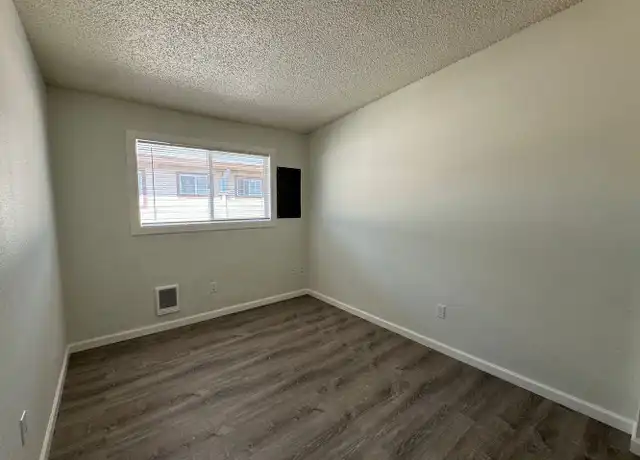 Property at 16000 SE Alder St Unit 35, Portland, OR, 97233, 2 beds, 1 bath, [object Object]