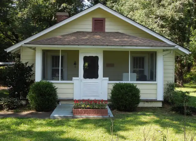 Property at 821 Maybank Dr, Hendersonville, NC, 28739, 2 beds, 1 bath, [object Object]