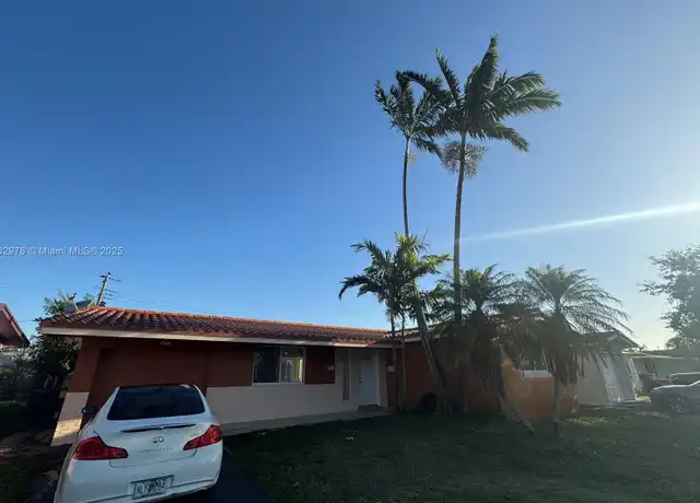 Property at 8511 NW 11th St, Pembroke Pines, FL, 33024, 3 beds, 2 baths, [object Object]