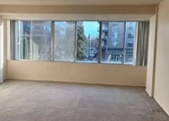 Property at Hollywood Towne House Apartments - 4265 NE Halsey St, Portland, OR, 97213, 1 bed, 1 bath, [object Object]