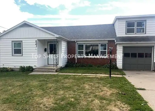 Property at 421 S 8th Ave E, Newton, IA, 50208, 3 beds, 2 baths, [object Object]