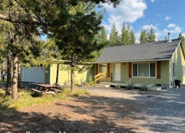 Photo of 17447 Auklet Dr, Bend, OR 97707