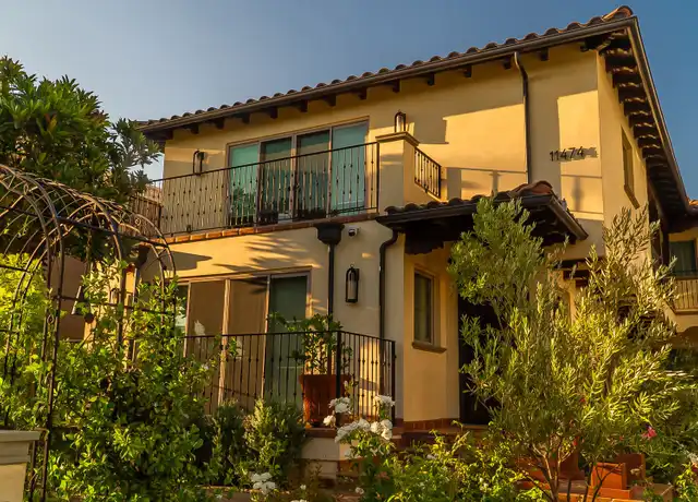 Property at 11474 Moorpark St Unit 0005, North Hollywood, CA, 91602, 2 beds, 2.5 baths, [object Object]