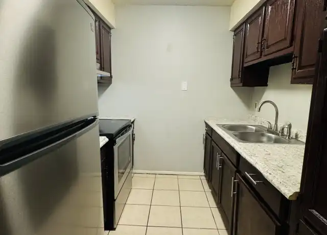 Property at 881 Ridgewood Dr Unit 15, Port Neches, TX, 77651, 1 bed, 1 bath, [object Object]