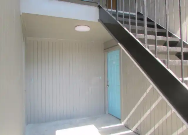 Property at 1019 Washington St, Brenham, TX, 77833, 1 bed, 1 bath, [object Object]
