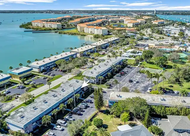 Property at 1176 Bayshore Dr, Fort Pierce, FL, 34949, 2 beds, 1 bath, [object Object]