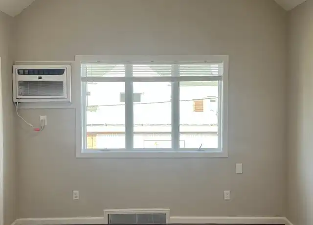Property at 335 Meriden Rd Unit 2nd Floor, Waterbury, CT, 06705, 1 bed, 1 bath, [object Object]