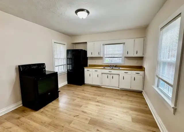 Property at 1131 Berry Blvd, Louisville, KY, 40215, 2 beds, 1 bath, [object Object]