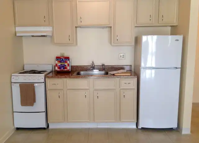Property at 5220 Luzzane Ln Unit V-806, Indianapolis, IN, 46220, 1 bed, 1 bath, [object Object]