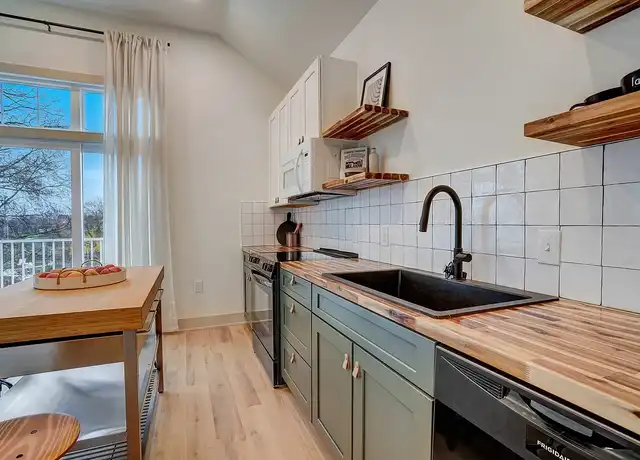 Property at Flats on East Gay - 934 E Gay St, Columbus, OH, 43203, 0 beds, 1 bath, [object Object]