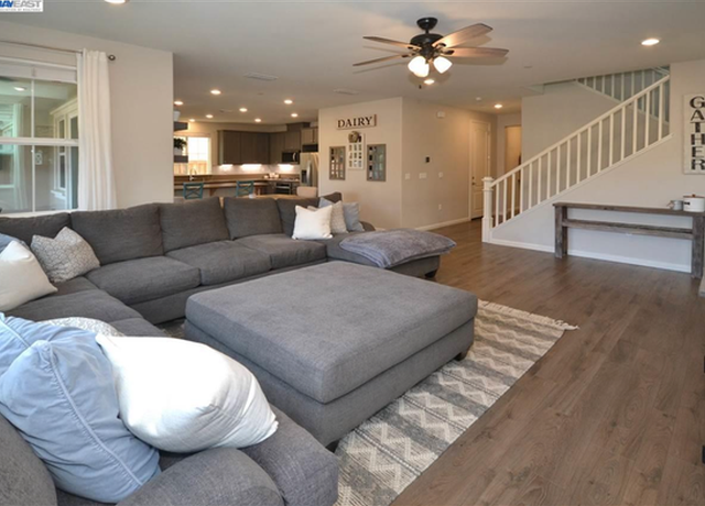 Photo of 76 Baird Cir, Brentwood, CA 94513