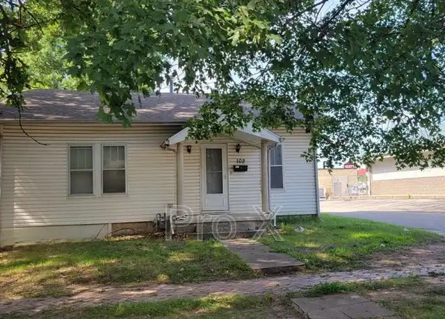 Property at 102 W Washington St, Pittsburg, KS, 66762, 3 beds, 1 bath, [object Object]