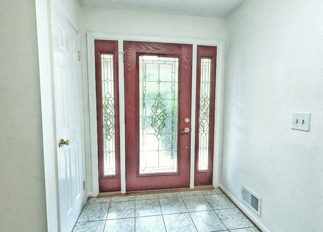 Photo of 8835 Tuckerman Ln, Potomac, MD 20854