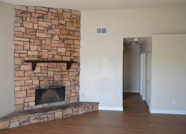 Photo of 13073 Navajo Rd Unit B, Apple Valley, CA 92308
