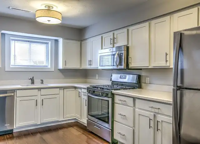 Property at Eleanor - 422 N 40th St, Omaha, NE, 68131, 1 bed, 1 bath, [object Object]
