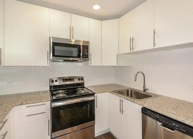 Property at Carlyle Flats - 227 S Armenia Ave, Tampa, FL, 33609, 1-2 bed, 1 bath, [object Object]