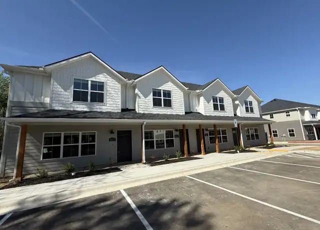 Property at 1935 S Garland Ave, Fayetteville, AR, 72701, 3 beds, 2.5 baths, [object Object]