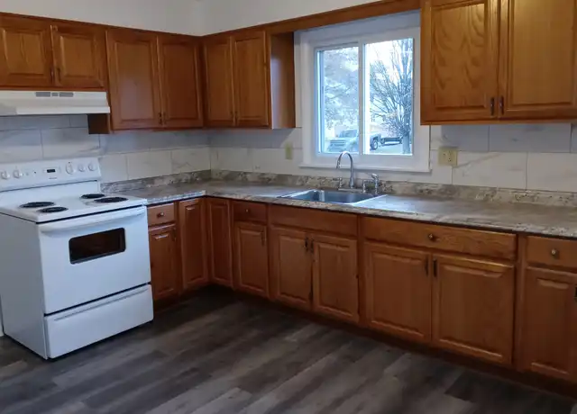 Property at 3 Saybrook Dr Unit A, Latham, NY, 12110, 3 beds, 1.5 baths, [object Object]