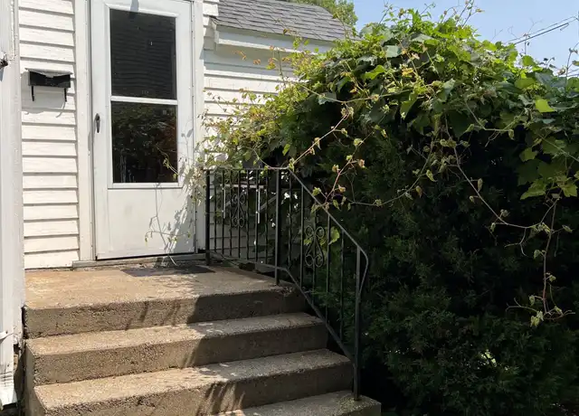 Property at 1258 University Ave Unit 1, Dubuque, IA, 52001, 0 beds, 1 bath, [object Object]