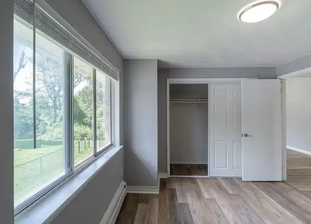 Property at Washington Square Apartments - 5546 Scranton Rd, Hamburg, NY, 14075, 1 bed, 1 bath, [object Object]
