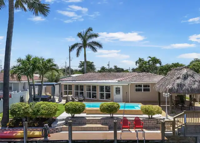 Property at 220 SE 2nd Ave, Pompano Beach, FL, 33060, 2 beds, 2 baths, [object Object]
