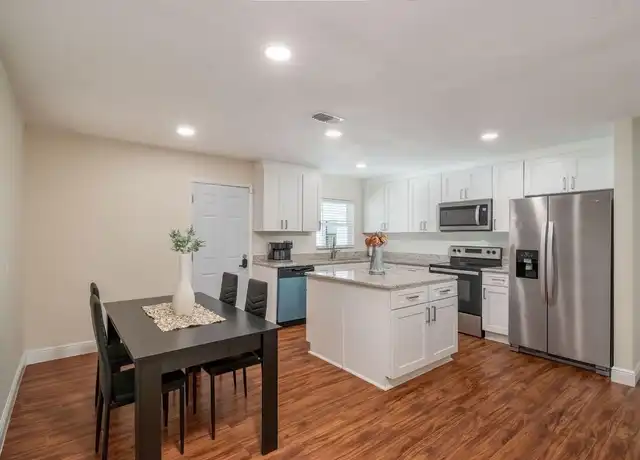 Property at 2311 SW 3rd St, Ocala, FL, 34471, 1 bed, 1 bath, [object Object]