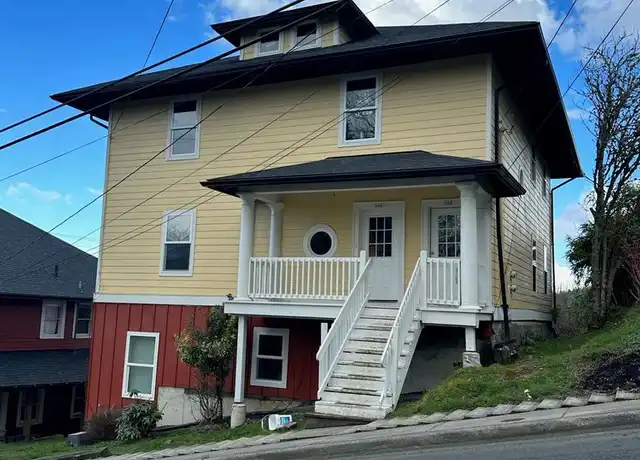 Property at 640-644 8th St, Astoria, OR, 97103, 2 beds, 1 bath, [object Object]