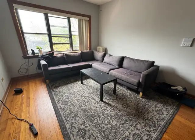 Property at 1354 W Foster Ave Unit 3, Chicago, IL, 60640, 2 beds, 1 bath, [object Object]