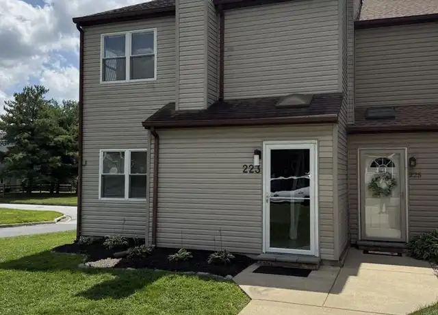 Property at 223 E Green Valley Cir, Newark, DE, 19711, 2 beds, 1.5 baths, [object Object]