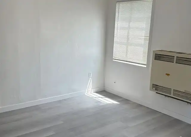 Property at 224 Wilson Ave Unit B, Bakersfield, CA, 93308, 1 bed, 1 bath, [object Object]