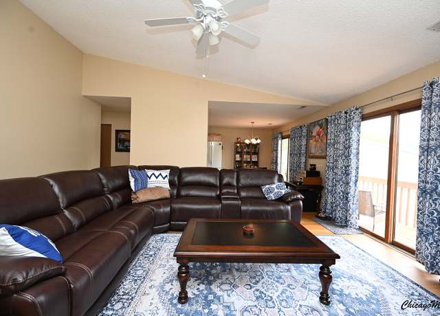 Photo of 340 Woodridge Cir Unit G, South Elgin, IL 60177
