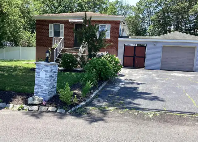 Property at 46 Port Ave, Ronkonkoma, NY, 11779, 2 beds, 1 bath, [object Object]