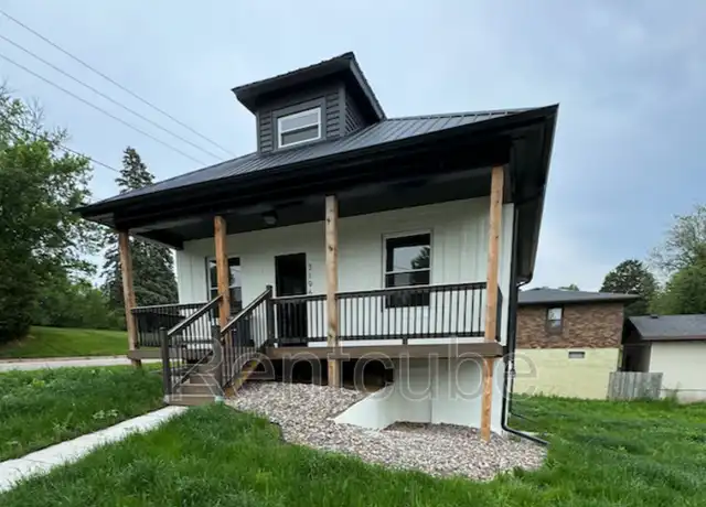 Property at 3196 Windsor Ave, Dubuque, IA, 52001, 4 beds, 2 baths, [object Object]