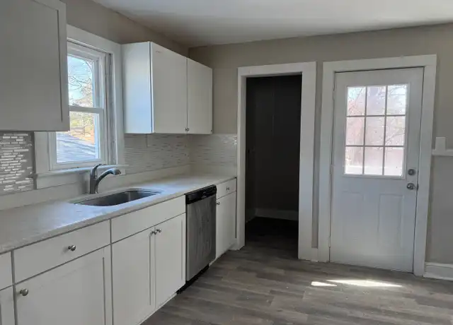 Property at 560 Ashton Ave, Franklin, VA, 23851, 2 beds, 1 bath, [object Object]