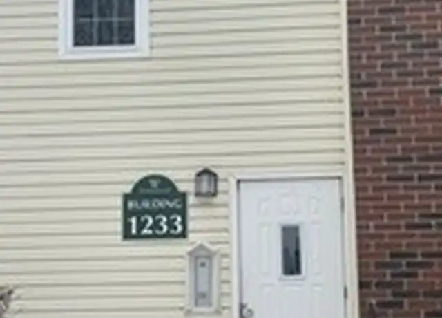 Property at 1233 Wyndham Ct #105, Palatine, IL, 60074, 2 beds, 2 baths, [object Object]